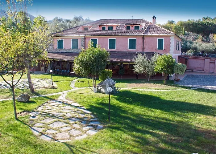 Relais Borgofasceo Hotel 3*